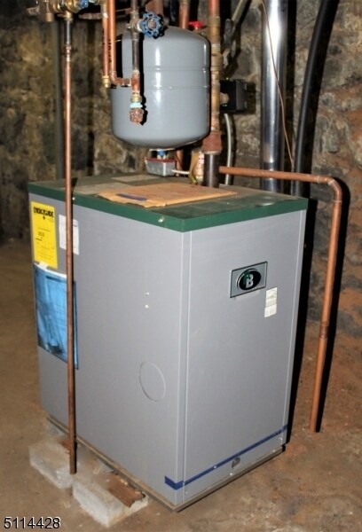 Building Photo - 396 S Main St