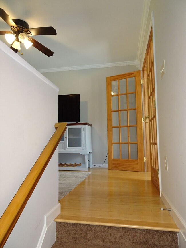 Building Photo - 3 Bedroom 2.5 Bath Single Family Home for Rent in Penniman East