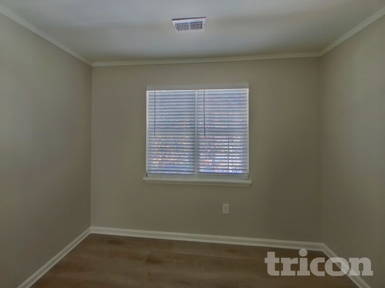 Building Photo - 5704 Ebley Ln