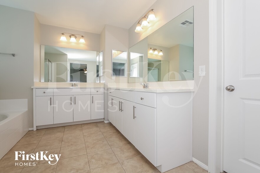 Building Photo - 4515 Amberley Ridge Ave