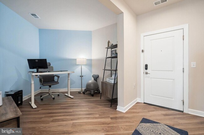Building Photo - 3925 Fair Ridge Dr