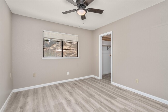 Building Photo - 44459 Lookout Ct