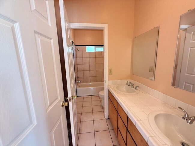 Building Photo - 8027 Ney Ave