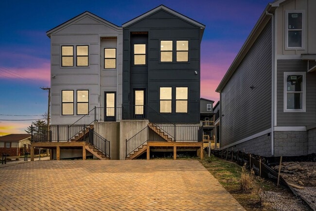 Building Photo - Modern Living in West Nashville