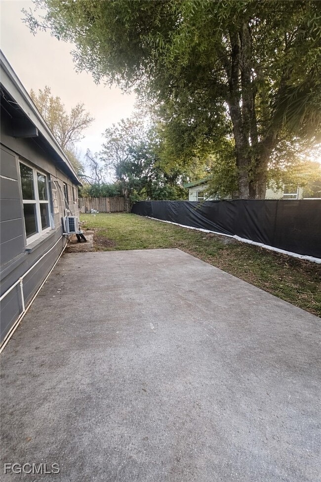 Building Photo - 3504 Lantana St