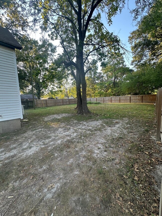 Building Photo - 840 E Cherry St