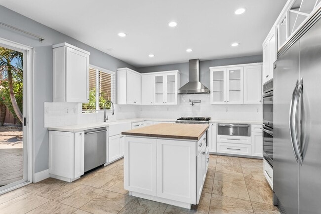 Building Photo - Spacious 4-Bedroom Home for Rent in Chula Vista – Available Now