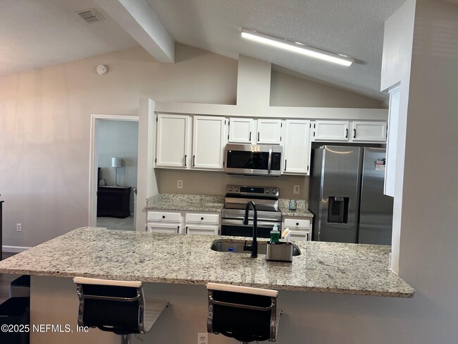 Building Photo - 1218 Summit Oaks Dr E