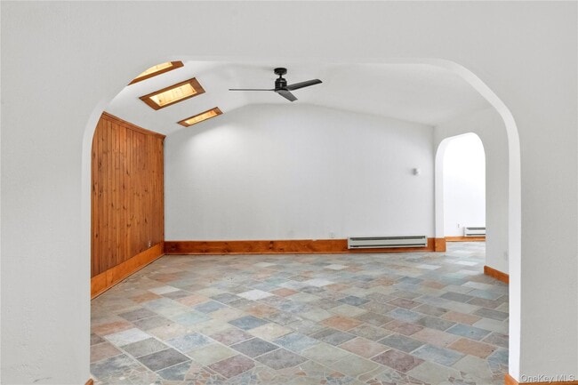 Building Photo - 378 Broadway