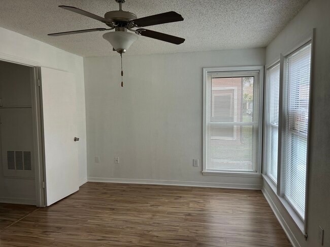 Building Photo - 628 Trinidad Ct