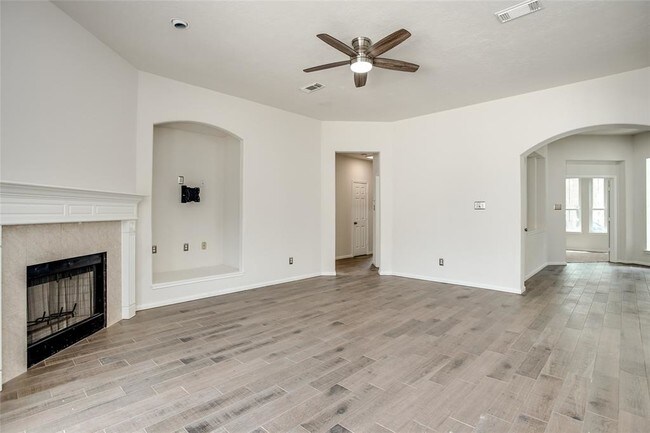 Building Photo - 5818 Pebble Bank Ln