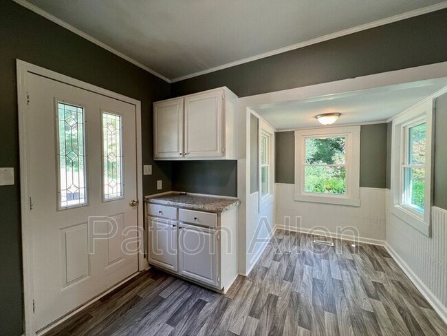 Building Photo - 15 Woodbine Rd