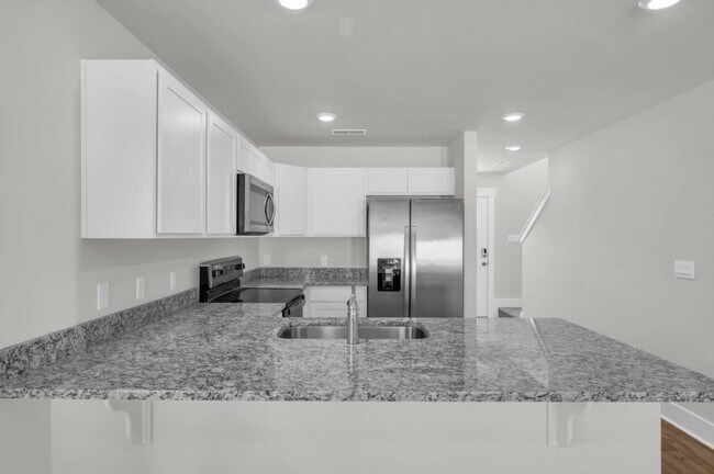 Building Photo - 121 S Grassland Rd
