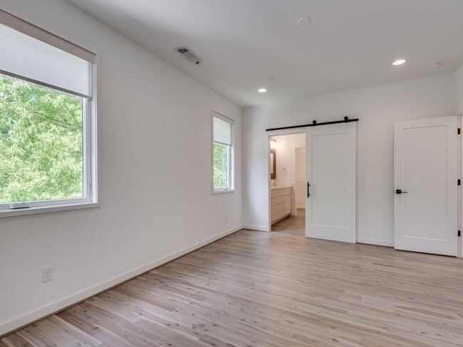 Building Photo - 520 Wabash Ave NE