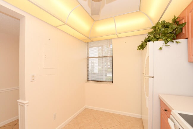 Building Photo - 1950 SW Palm City Rd