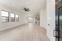 Building Photo - 12016 Royal Oaks Banner Wy