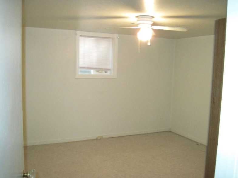 Building Photo - 1746 Alderson Ave