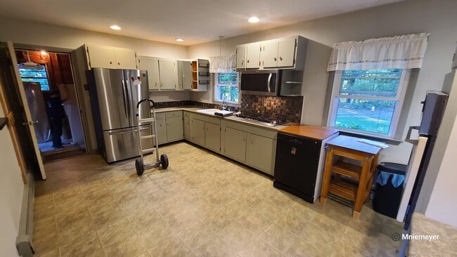 Building Photo - 69 Piscataqua Rd