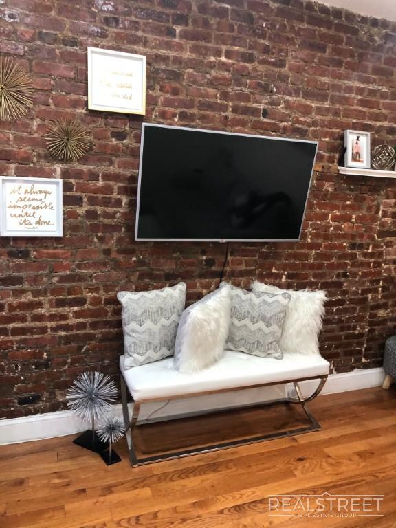 Building Photo - 1 Bed With OD Sapce in Crown Heights!