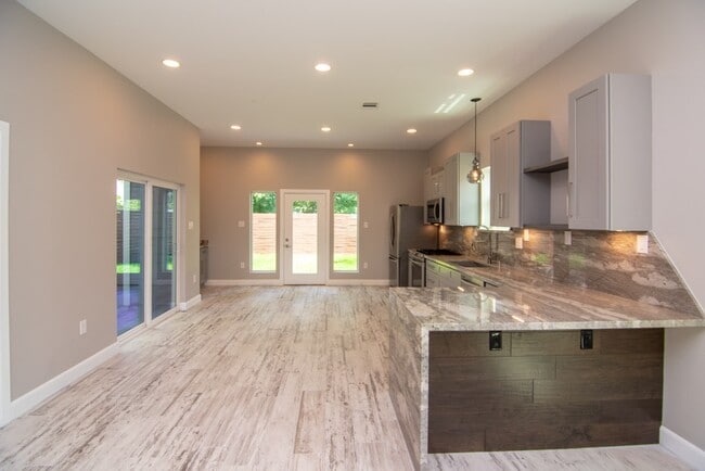 Building Photo - 317-A E 35th St