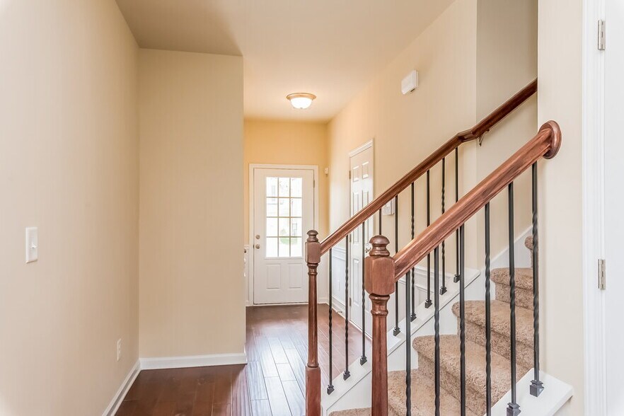 Building Photo - 803 Kite Way