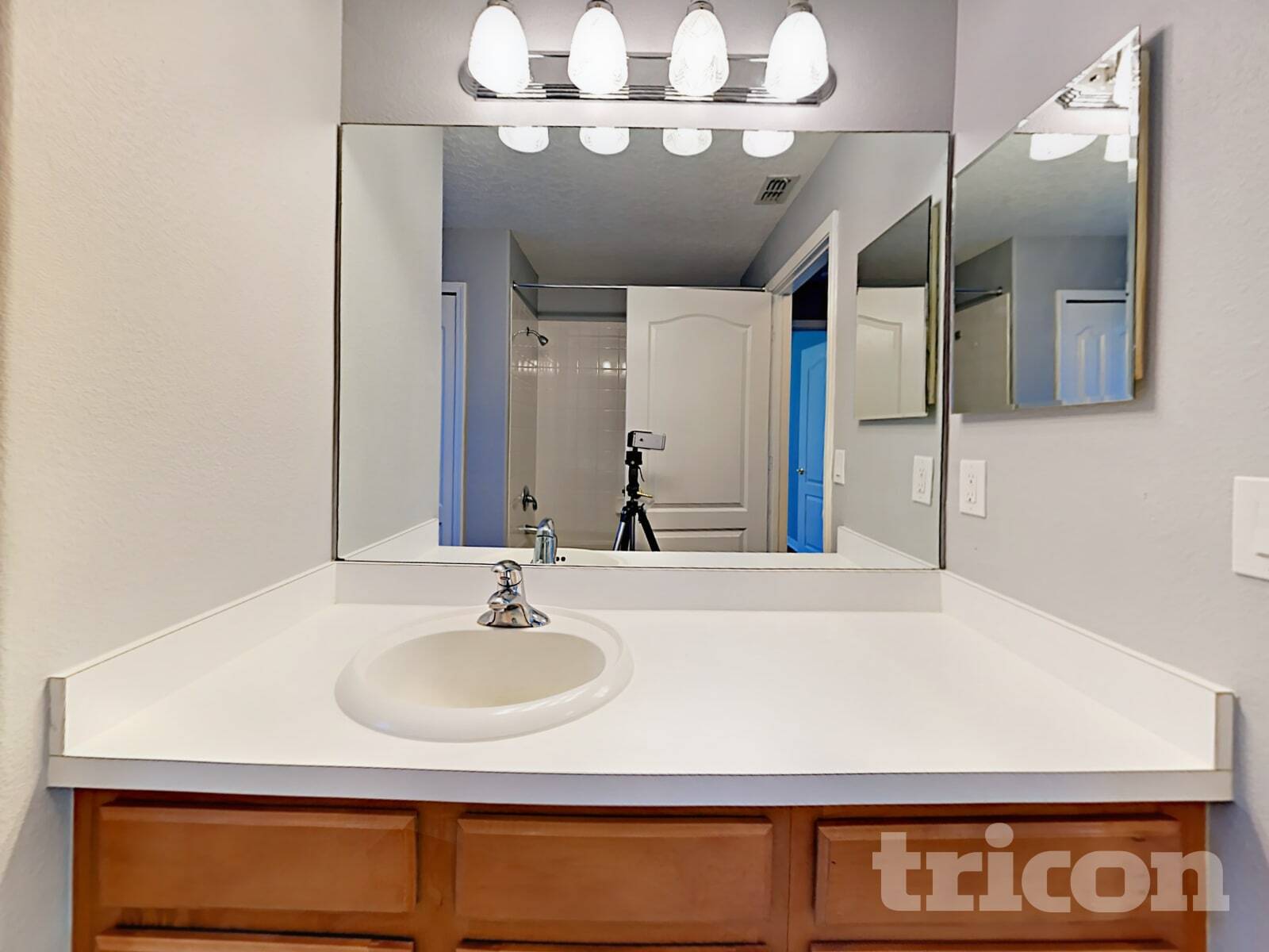 Building Photo - 1538 African Violet Ct