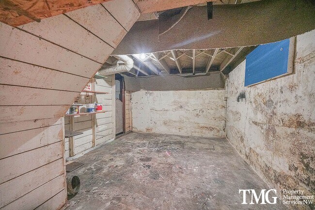 Building Photo - Adorable 3BD Home with Tons of Vintage Charm!