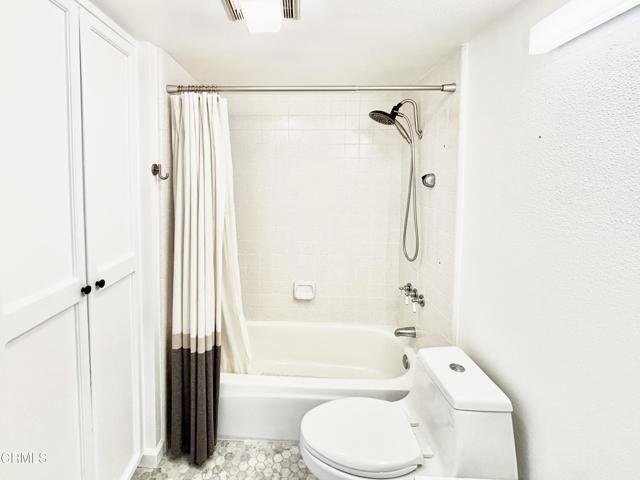 Building Photo - 2287 Martinique Ln