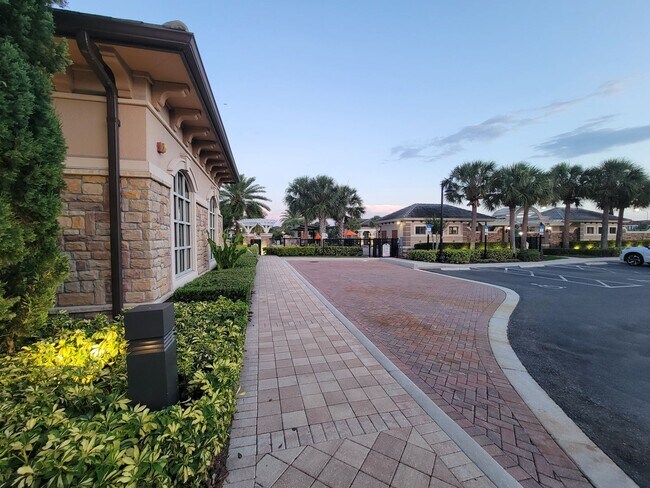 Building Photo - 4 Bedroom House in Eagle Creek, Lake Nona