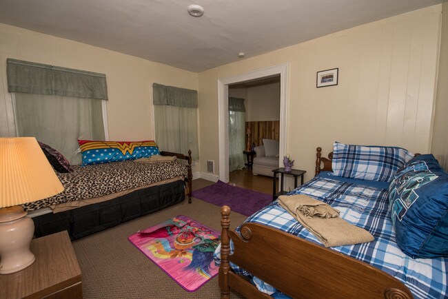 Building Photo - 2 bedroom apartment!