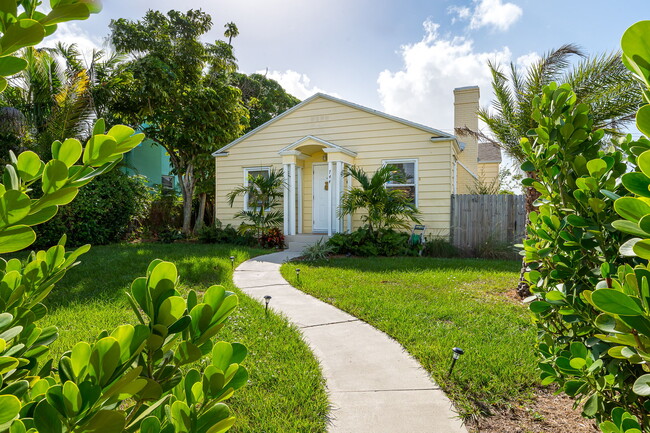 Front of the home with 10ft tall Colusia Privacy Hedges - 744 High St