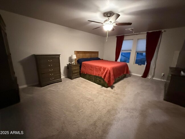 Building Photo - 6014 E Helios Dr