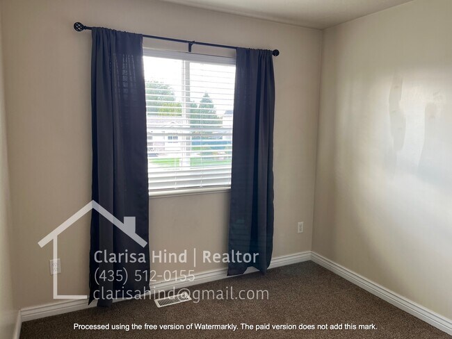 Building Photo - 262 1660 W