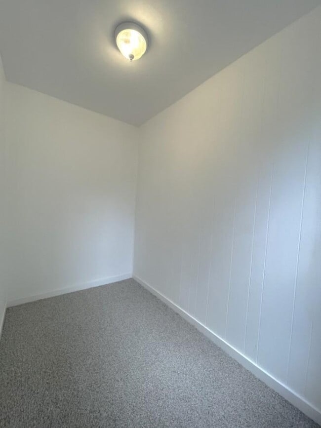 Building Photo - 2 bedroom in Brooklyn NY 11218