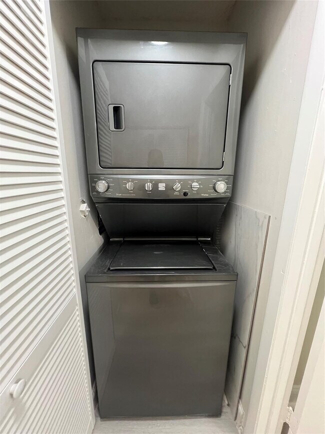 Building Photo - 1761 NW 96th Terrace