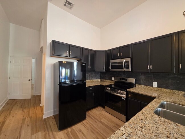 Building Photo - 2624 Palmyra St