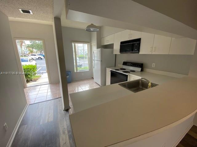 Building Photo - 16703 Hemingway Dr