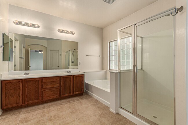 Building Photo - Chandler 4 Bedroom - 2.5 Bathroom with Pri...