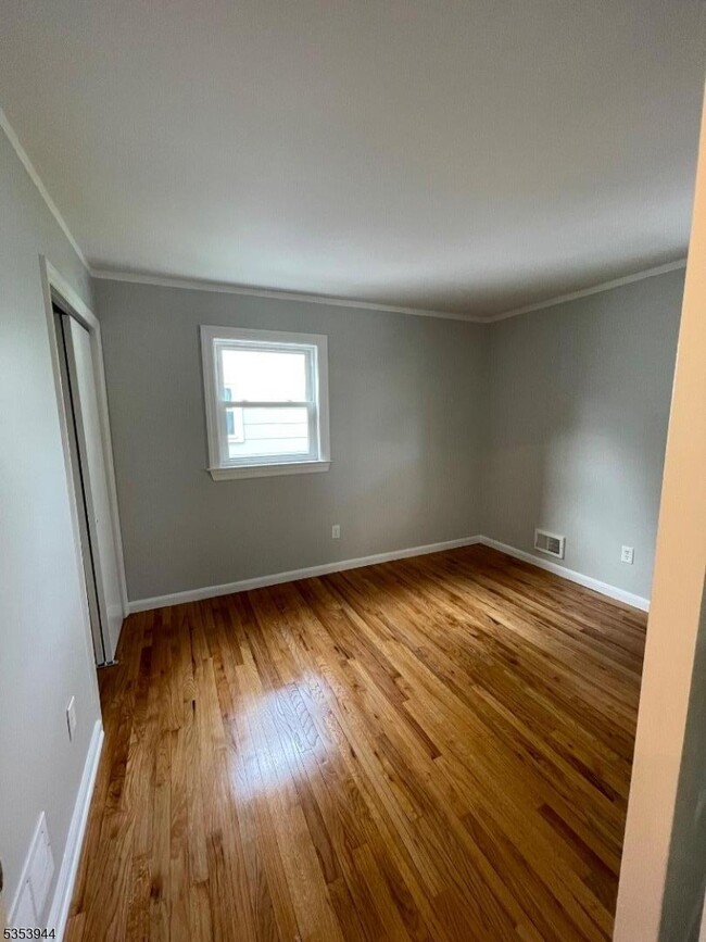 Building Photo - 54 Pawnee Ave