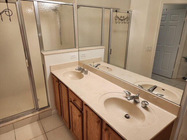 Building Photo - 8913 Sandshot Ct