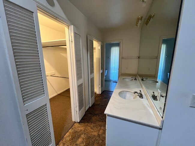 Building Photo - Jenks Schools