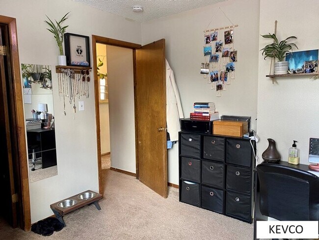 Building Photo - 411 Garfield St