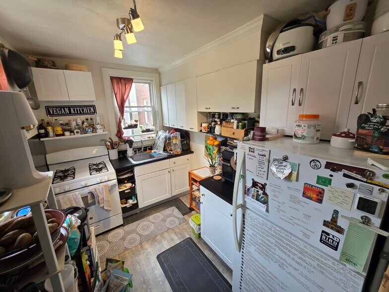 Kitchen - 226 Green St