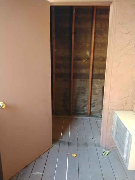 Storage - 440 Dempsey Rd