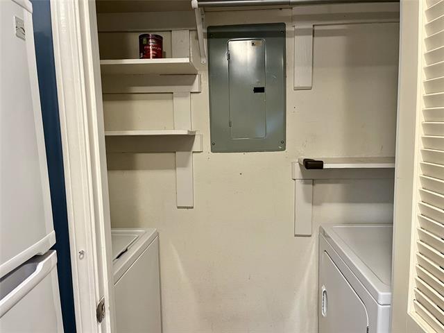 Building Photo - 1304 Harwell Dr