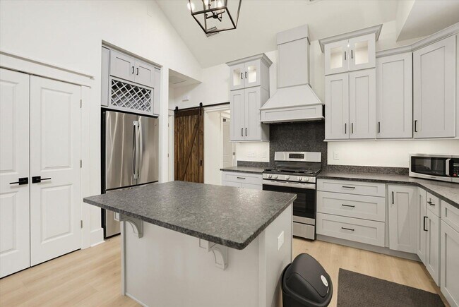 Building Photo - 4052 Poets Trl