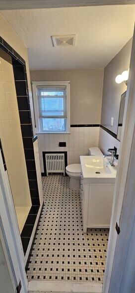 Building Photo - 421 Myrtle Ave