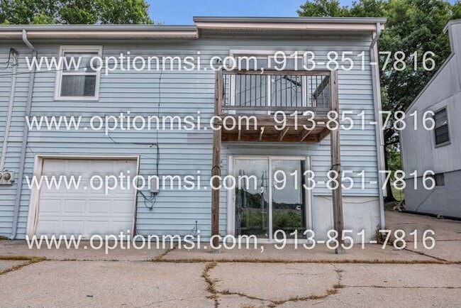 Building Photo - **Spacious 2-Bedroom Duplex in a Cul-de-Sac!**