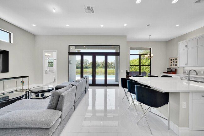 Building Photo - 9081 Chauvet Wy