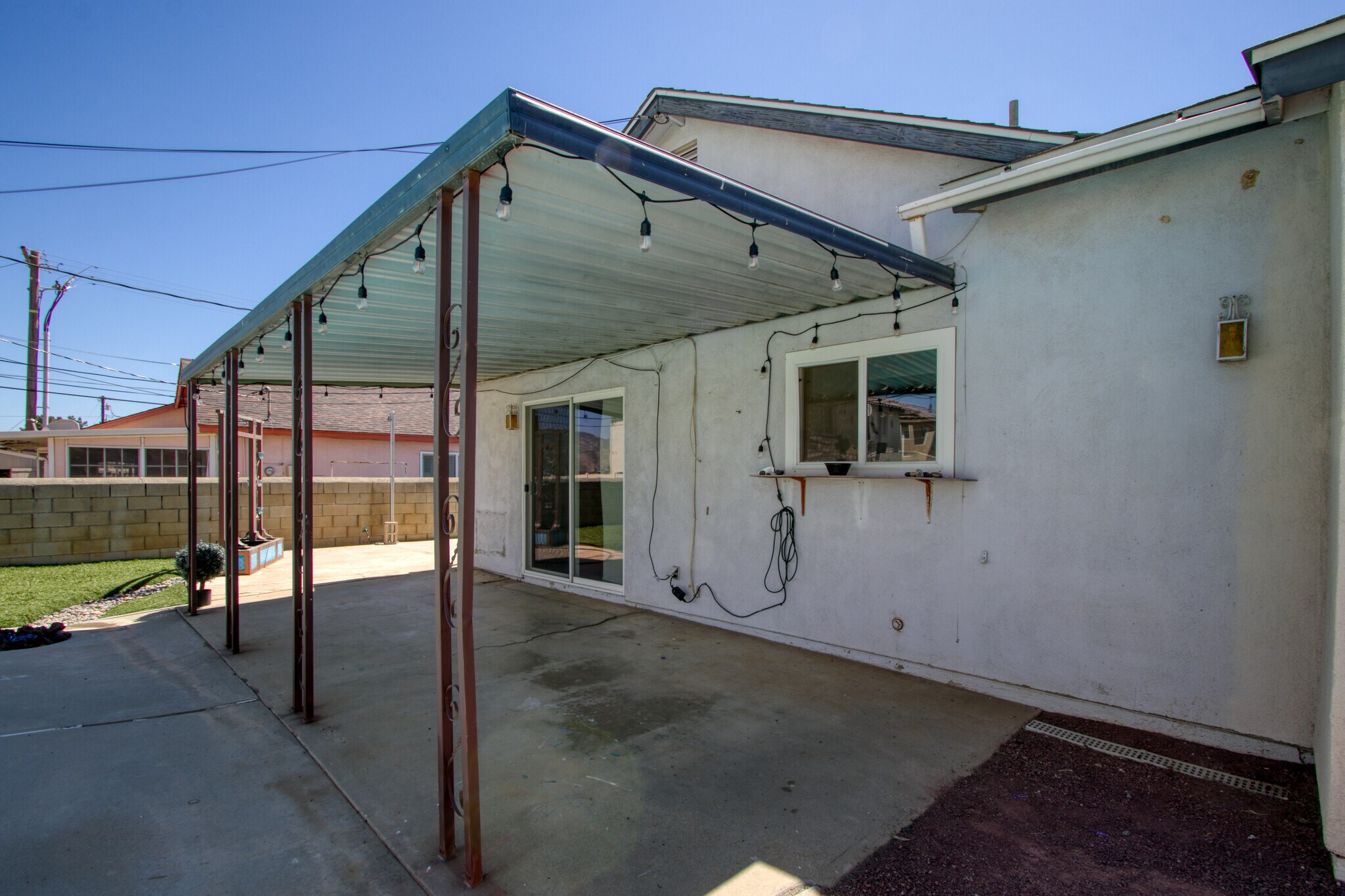 Building Photo - 1034 Thompson Ave N